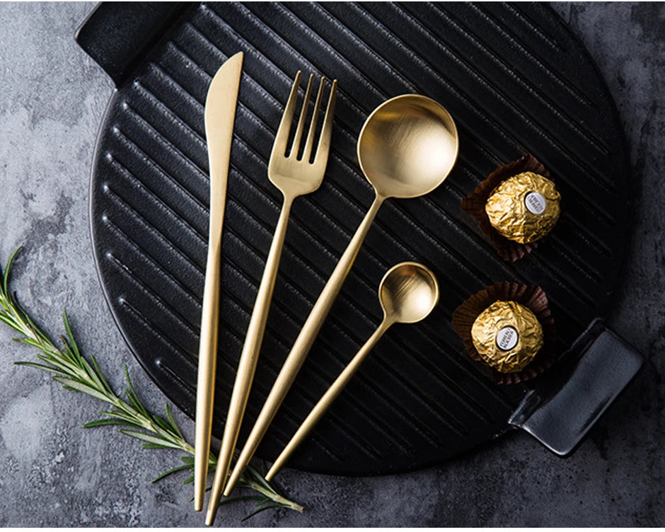 30pcs Black Dinnerware Set